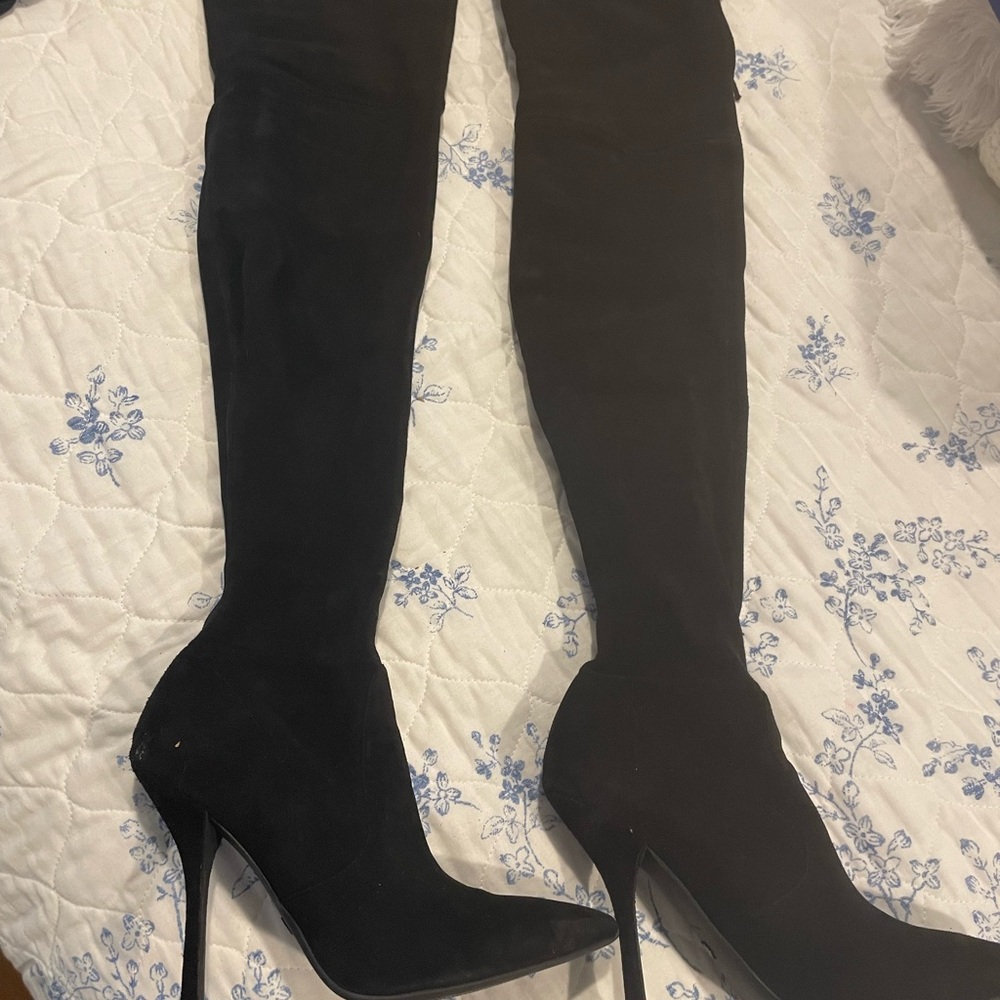 Stuart Weitzman Size 7 Black Suede Over the Knee Boot